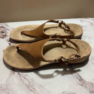 Vionic Women’s Rest Kirra Backstrap Tan Brown Leather Thong Sandals Size 9.5.